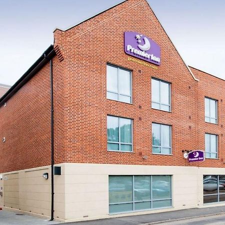 Premier Inn Hitchin Town Centre Экстерьер фото