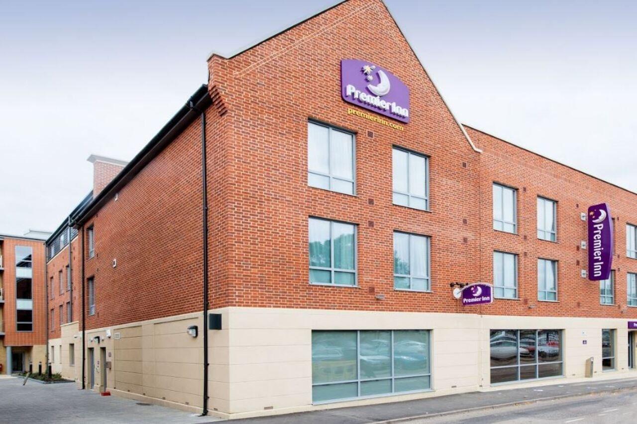 Premier Inn Hitchin Town Centre Экстерьер фото