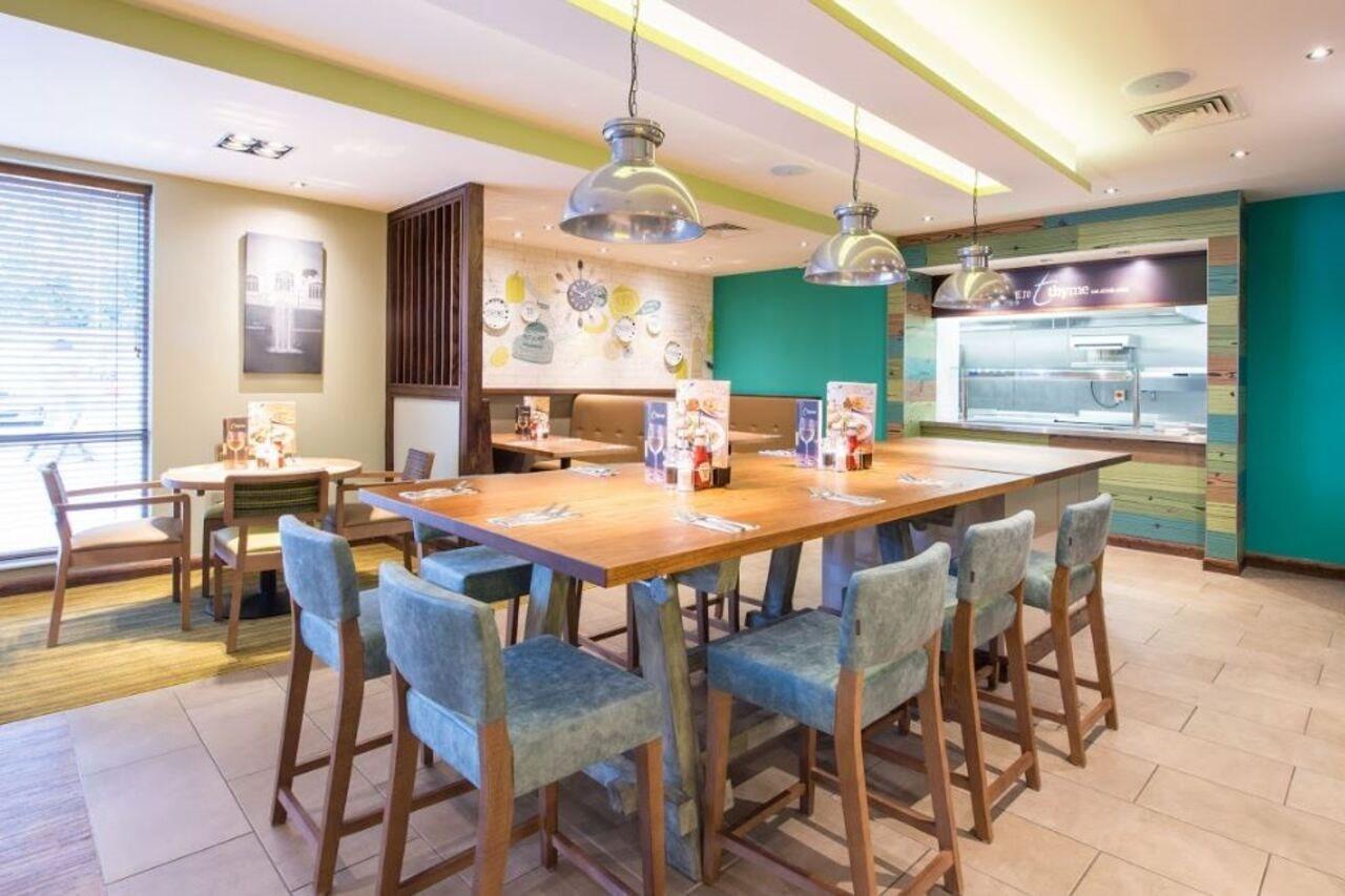 Premier Inn Hitchin Town Centre Экстерьер фото