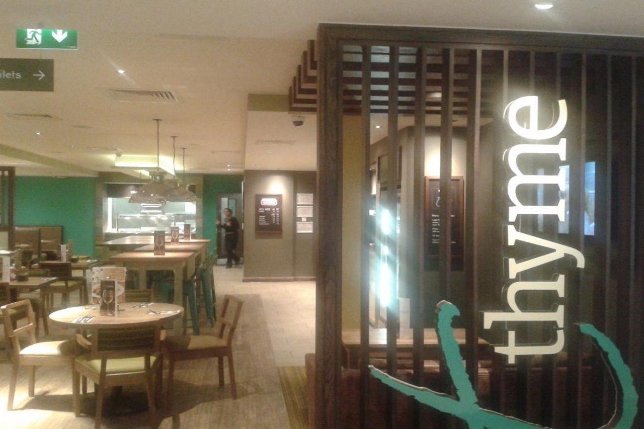 Premier Inn Hitchin Town Centre Экстерьер фото