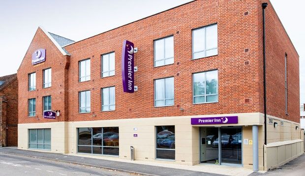 Premier Inn Hitchin Town Centre Экстерьер фото